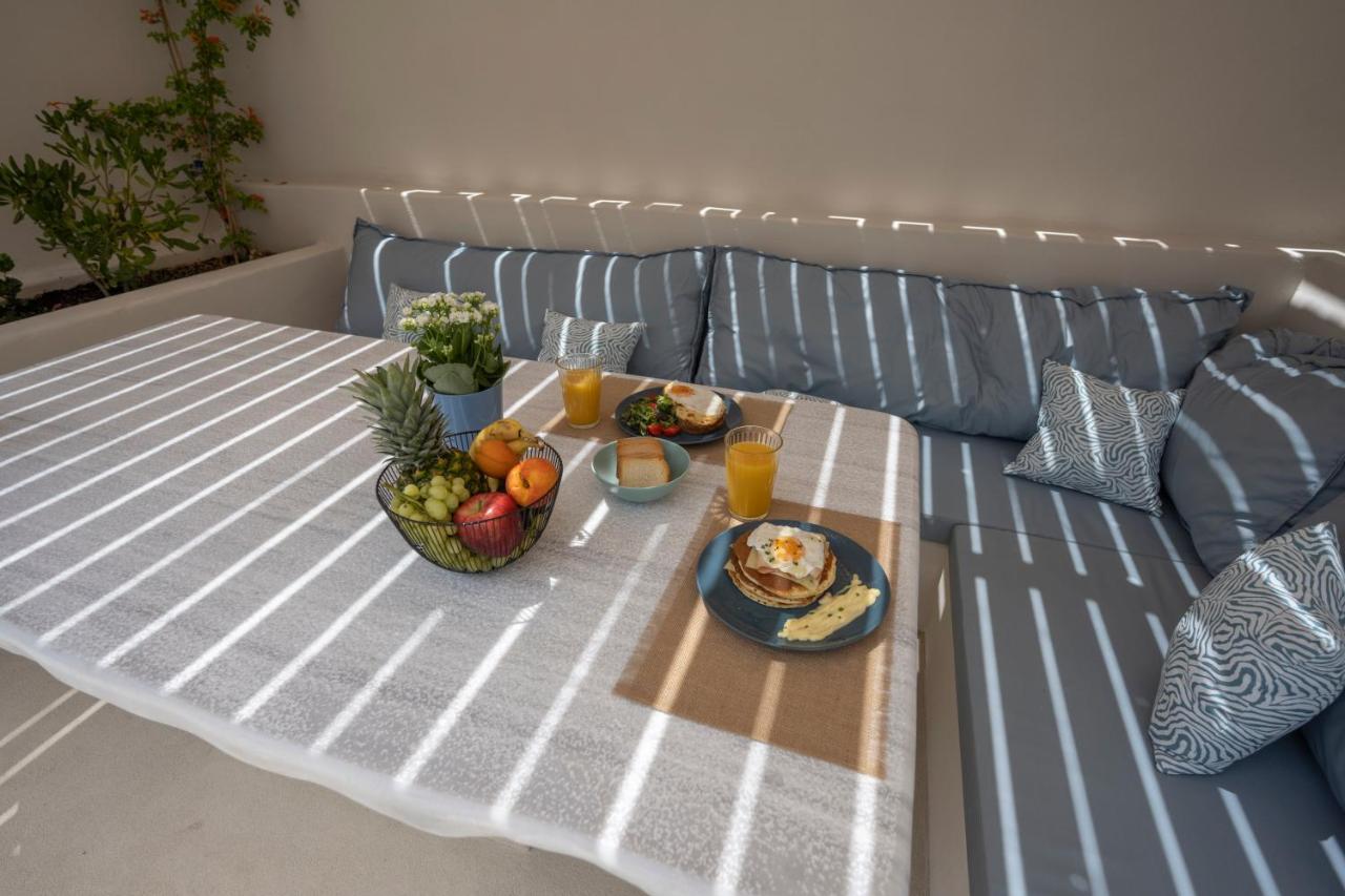 Tholaki Luxury Kamari (Santorini)